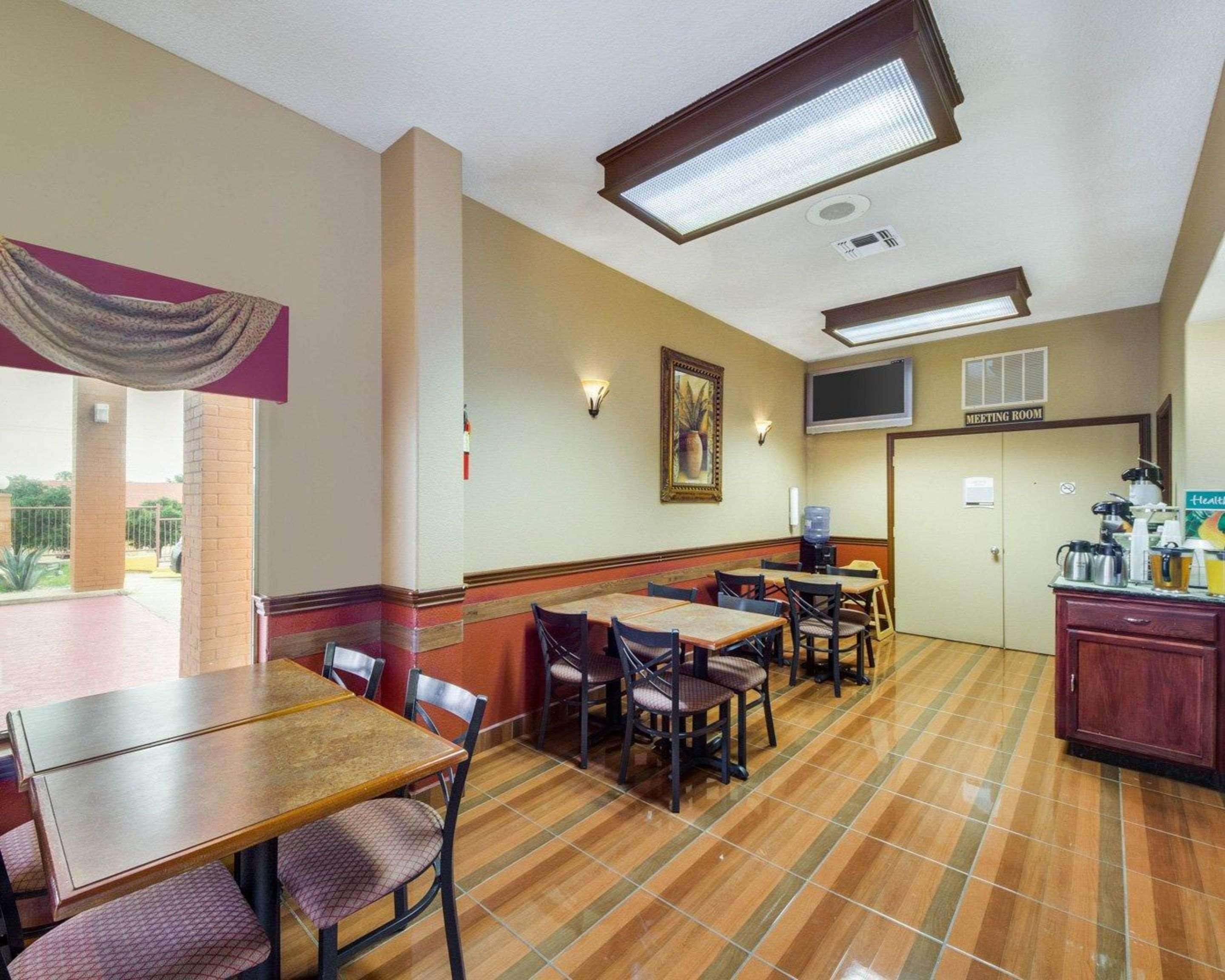 Econo Lodge Inn & Suites Eagle Pass Exterior foto