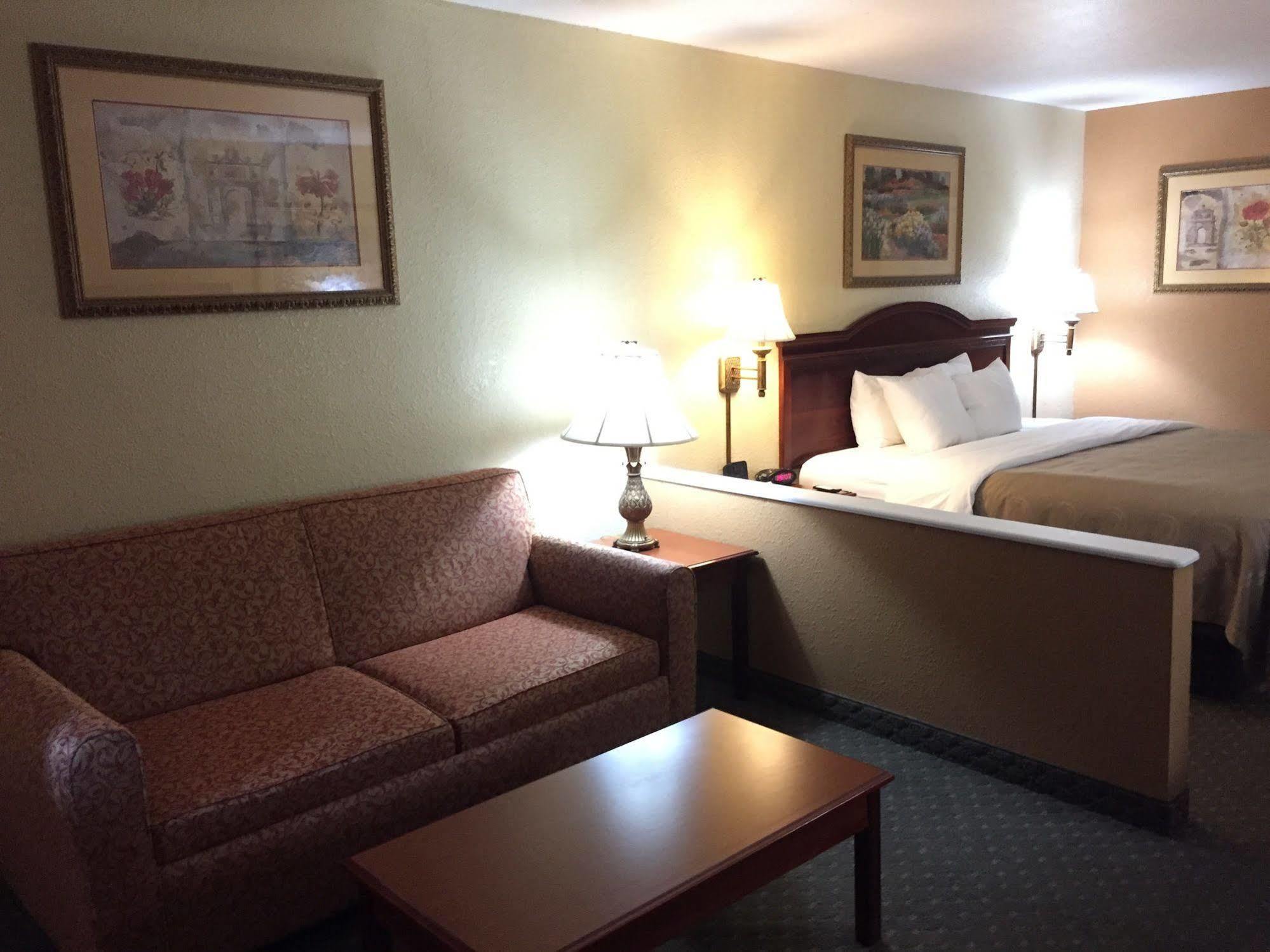 Econo Lodge Inn & Suites Eagle Pass Exterior foto
